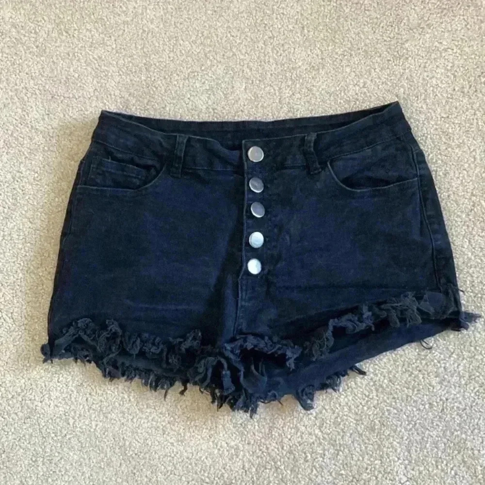 ⭐️ Black denim high rise shorts in size xl - Picture 1 of 4